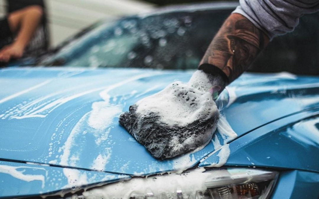 ¿Por qué tienes que lavar tu coche periódicamente?